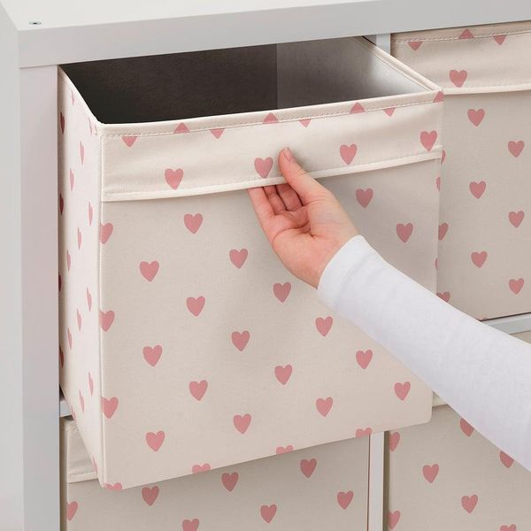 Коробка для хранения IKEA REGNBROMS 33x38x33 см Розовая в сердечка 705.553.55 705.553.55 ➜ Пакуємо МИ📦 фото Коробка для хранения IKEA REGNBROMS 33x38x33 см Розовая в сердечка 705.553.55 705.553.55 ➜ Пакуємо МИ📦 фото