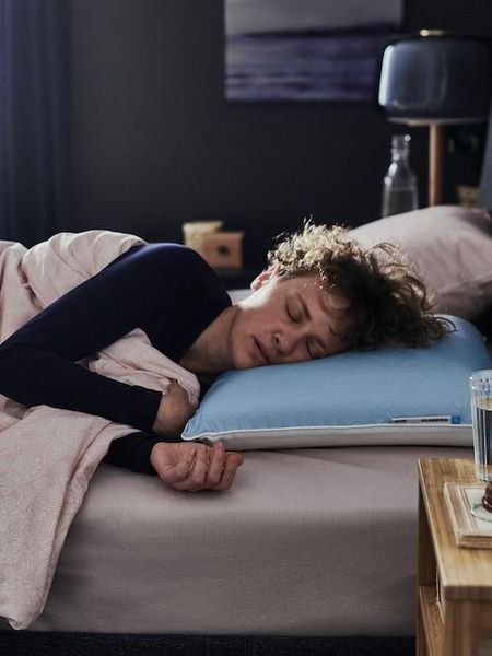Подушка эргономичная IKEA KVARNVEN (ИКЕА КВАРНВЭН). 705.073.50. Голубая 705.073.50 ➜ Пакуємо МИ📦 фото